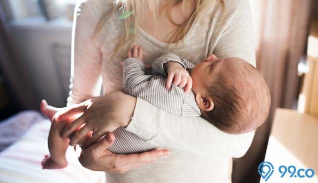 Arti Mimpi Menggendong Bayi Baru Lahir: Pertanda Awal Baru atau